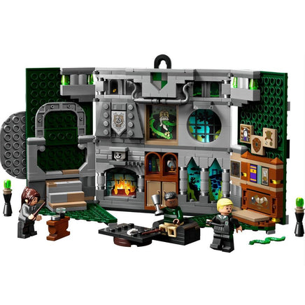 Slytherin House Banner 76410 - ToyTime